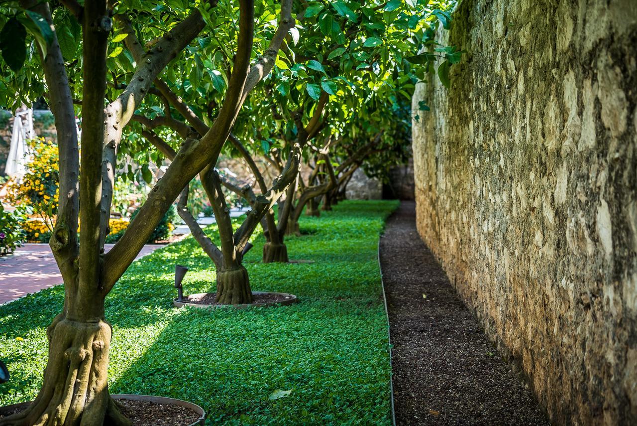 Hotel Lemongarden - Adults Only Сутіван Екстер'єр фото